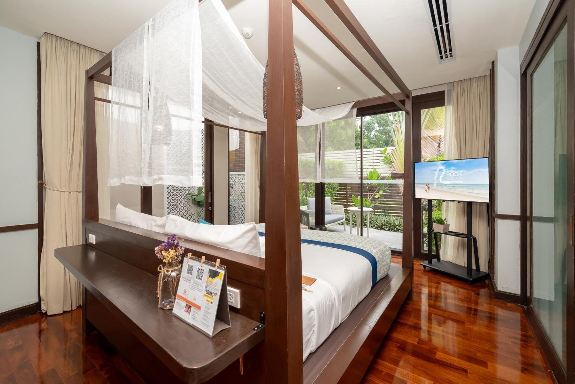 The Rock Hua Hin Beachfront Spa Resort Экстерьер фото