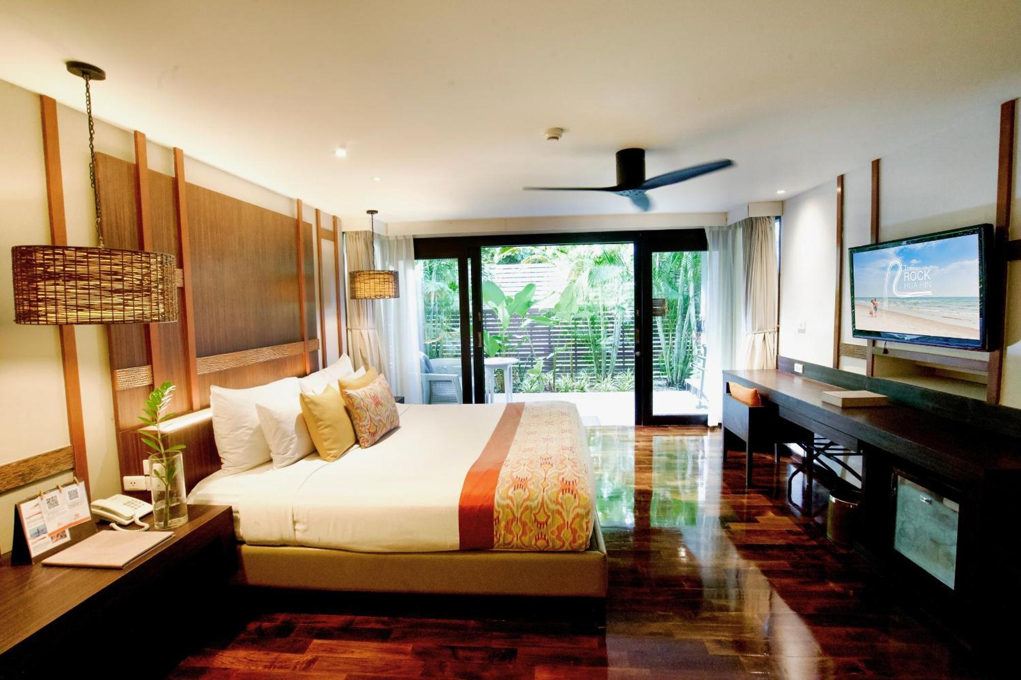 The Rock Hua Hin Beachfront Spa Resort Экстерьер фото